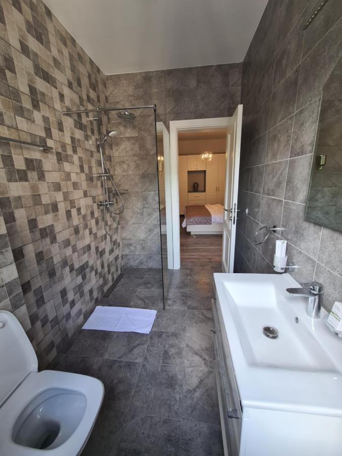 Porto In Rooms Teodo Esterno foto