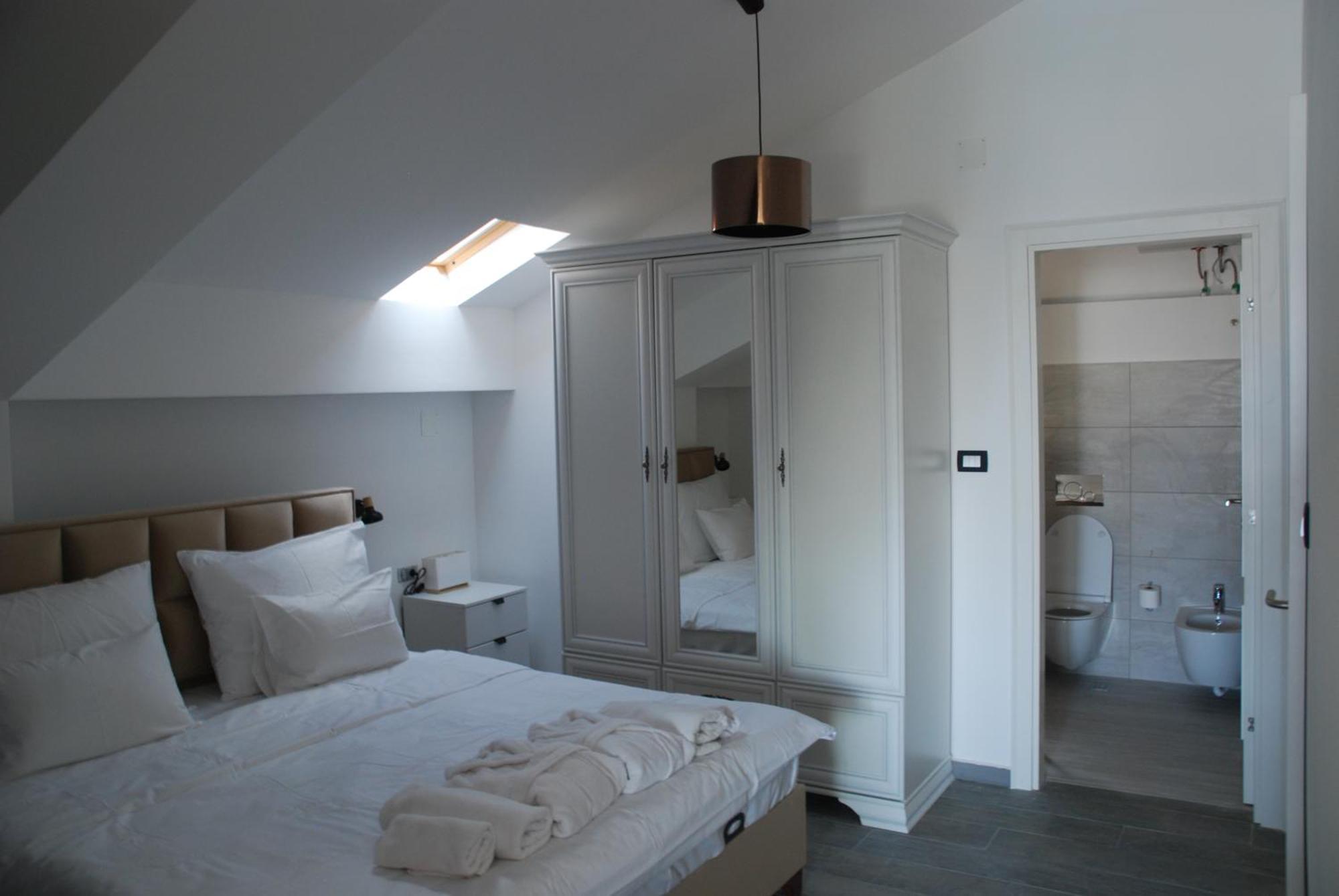 Porto In Rooms Teodo Esterno foto